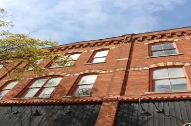 72-76 Hurontario Street Unit# 204 Collingwood Ontario L9Y 2L8