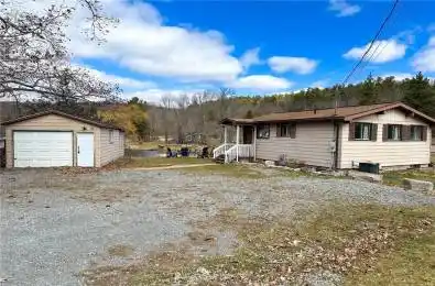 32 REBECCA Lane Westport Ontario K0G 1X0