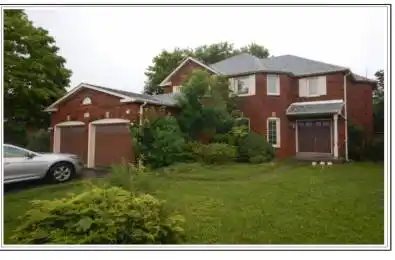139 Livingstone Street Barrie Ontario L4N 7J5