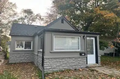 912 Beechwood Avenue Mississauga Ontario L5G 4E2