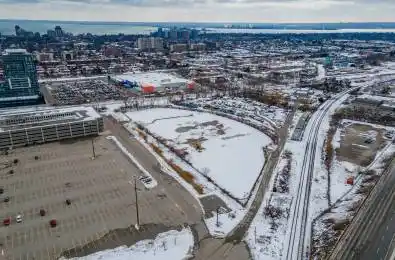 2082 Queensway Drive Burlington Ontario L7R 3T1