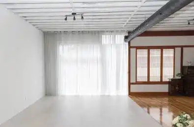 2252 Queen Street Unit# 2 Toronto E02 Ontario M4E 1G2