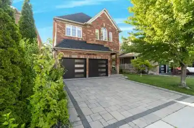 3831 Candlelight Drive Mississauga Ontario L5M 8A8