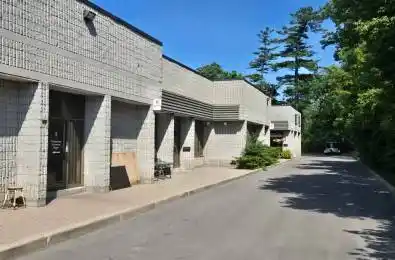 1605 Sedlescomb Drive Unit# 2 Mississauga Ontario L4X 1M4