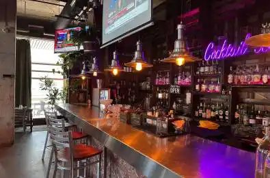 905 King Street Toronto C01 Ontario M6K 3G9