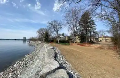 9 Carlis Place Mississauga Ontario L5G 1A8