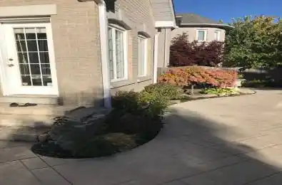 45 Farnham Drive Richmond Hill Ontario L4B 4E8