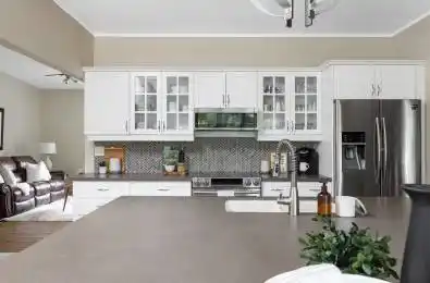 8 Shaw Crescent Huntsville Ontario P1H 1V8