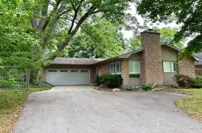 425 CANTERBURY Crescent Oakville Ontario L6J 5K8