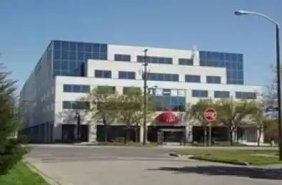 4168 Finch Avenue Unit# PH27 Toronto E07 Ontario M1S 3V1