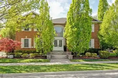 2101 Grosvenor Street Oakville Ontario L6H 4N1