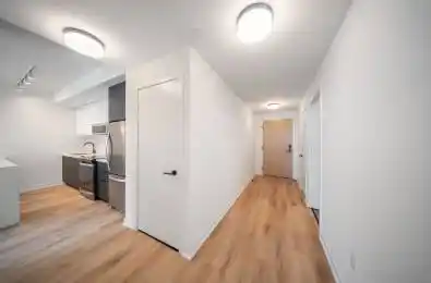 5 York Garden Way Unit# 711 Toronto W04 Ontario M6A 2V1