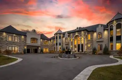 4 Saint Lukes Court Brampton Ontario L6P 1K9