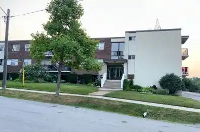 40 Torbolton Drive Unit# 2 Toronto W10 Ontario M9W 3Y2