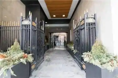 375 King Street Unit# 411 Toronto C01 Ontario M5V 1K5