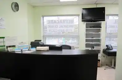 403 Parliament Street Unit# 2 Toronto C08 Ontario M5A 3A1