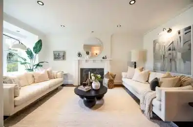 351 Woburn Avenue Toronto C04 Ontario M5M 1L3