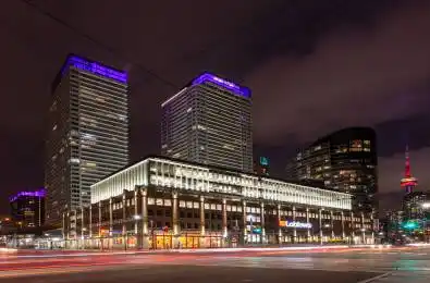 17 Bathurst Street Unit# 1815 Toronto C01 Ontario M5V 0N1