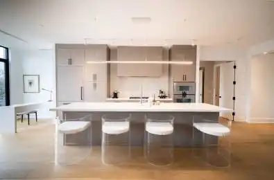 2010 Bathurst Street Unit# 4D Toronto C03 Ontario M5P 0A8