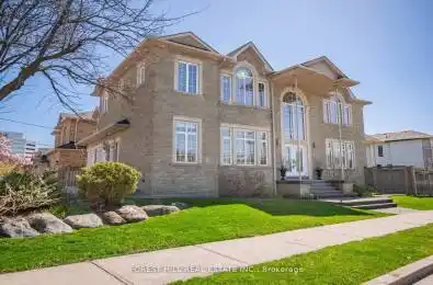 18 Highland Hill Toronto W04 Ontario M6A 2P8