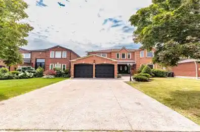 49 Bluenose Crescent Toronto E10 Ontario M1C 4S1