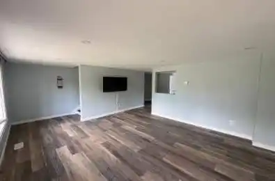 228 C CINDY Lane Essa Ontario L0M 1B0