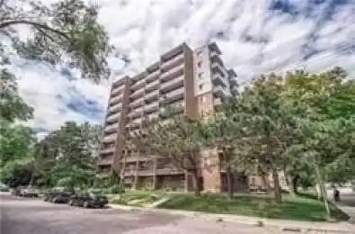 15 Elizabeth Street Unit# 503 Mississauga Ontario L5G 2Z3
