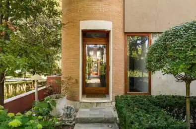 31 Governors Road Toronto C11 Ontario M4W 2E9