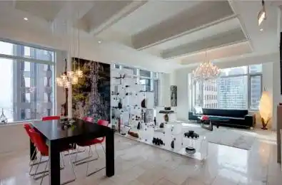 311 Bay Street Unit# 3904 Toronto C01 Ontario M5H 4G5