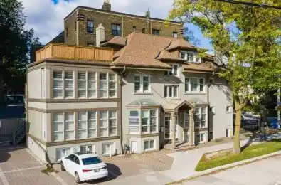 12 Lawton Boulevard Unit# 200 Toronto C02 Ontario M4V 1Z4