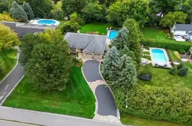 31 Acredale Drive Hamilton Ontario L0R 1H0