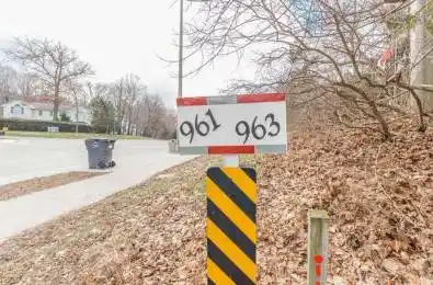 961 Lakeshore Road Mississauga Ontario L5H 1H8