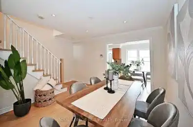 28 Wyatt Lane Aurora Ontario L4G 7E4