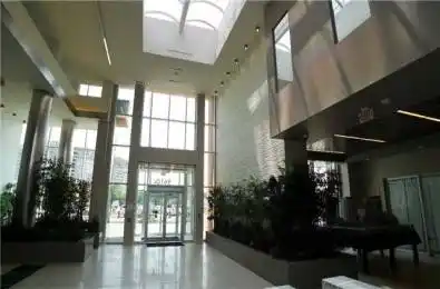 9608 Yonge Street Unit# 901 Richmond Hill Ontario L4C 1V6