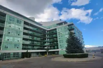 60 Fairfax Crescent Unit# 211 Toronto E04 Ontario M1L 0E1