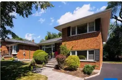 54 Shrewsbury Square Toronto E05 Ontario M1T 1L2