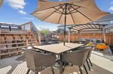 136 Dunrobin Lane Grimsby Ontario L3M 0H4