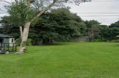 8 Bayview Avenue Wasaga Beach Ontario L9Z 2Y6