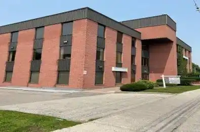 30 Prospect Street Unit# 302 Newmarket Ontario L3Y 3S9