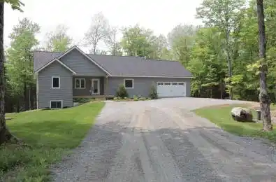 24 COLLINS Court Huntsville Ontario P0B 1M0