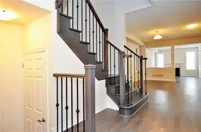 4 Applegate Drive East Gwillimbury Ontario L9N 0R2