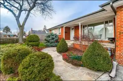 14 Alphonse Crescent Mississauga Ontario L5M 1A5