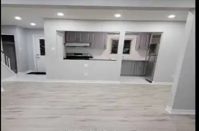 40 Gladstone Square Brampton Ontario L6S 2H5