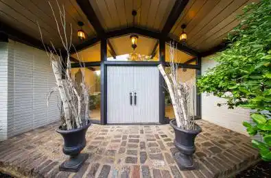 625 Sir Richard's Road Mississauga Ontario L5C 1A3