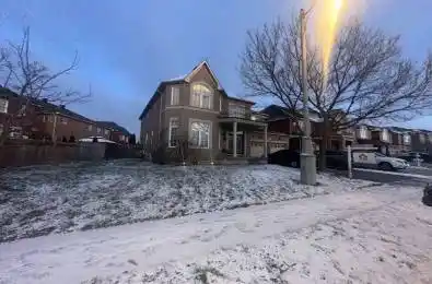 11 Pine Landing Trail Brampton Ontario L6R 3H4