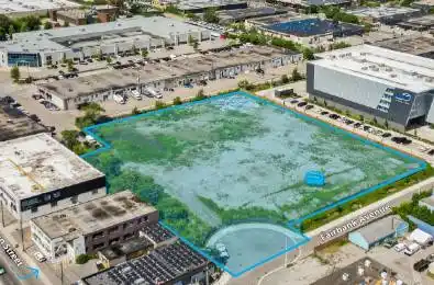 180 Fairbank Avenue Toronto W04 Ontario M5R 2J1