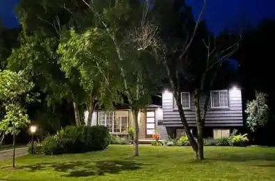 5152 Tamarac Drive Burlington Ontario L7L 3N4