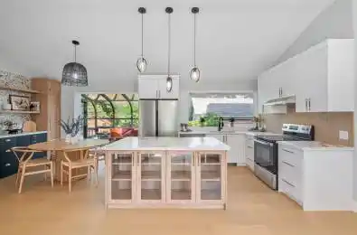 393 Paliser Crescent Richmond Hill Ontario L4C 1S2