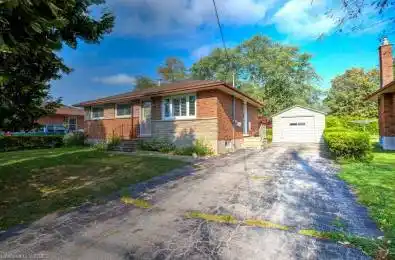 338 SPRINGBANK Avenue Woodstock Ontario N4S 7R6