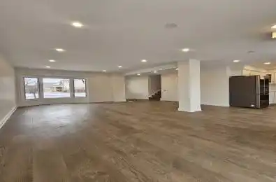 2084 Hunt Crescent Burlington Ontario L7M 2N9